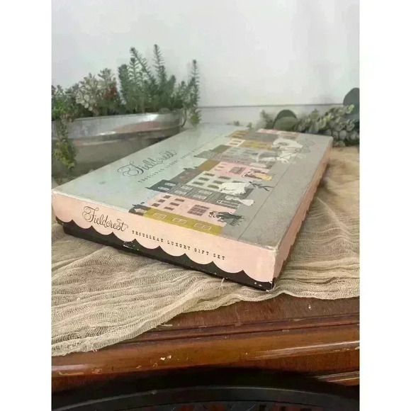 Fieldcrest Trousseau Luxury Sheet + Pillow case yellow duchess hem gift‎ set box - Picture 4 of 4